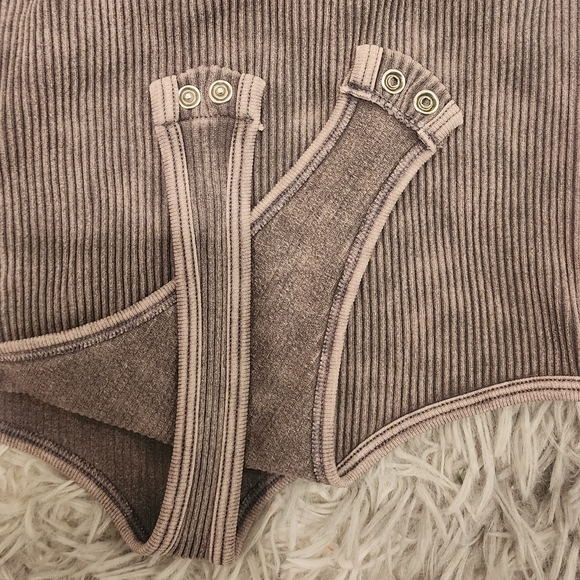 Forever 21 Ribbed body suit - Picture 2 of 5